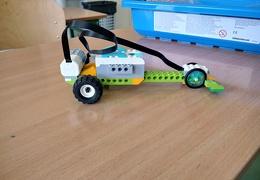 54. Lego WeDo 2.0. projekt Samochód wyścigowy
