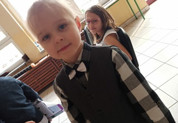 AD57D688-367D-429F-BB42-2E5F5D2C4CA3