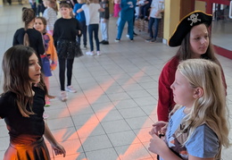 PXL 20251117 100947804.PORTRAIT